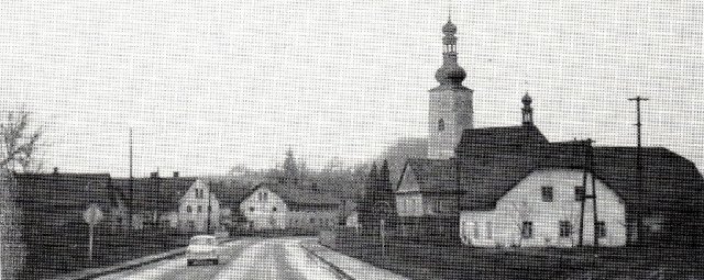 drivejsi-dorfstrase a kostel v roce 1974